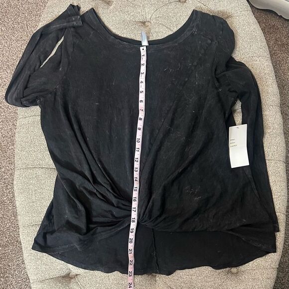 Mineral Wash Front Knot‎ Tee - Picture 9 of 13